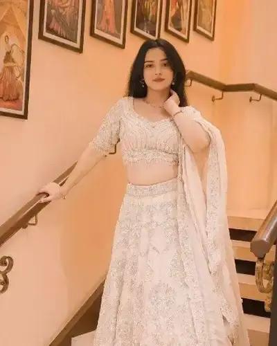 Escort Darrang